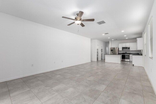 Building Photo - 3241 W Shanley Ave