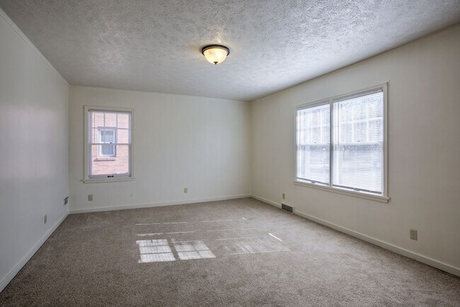 Building Photo - 5508 Corby St