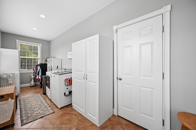 Building Photo - 135 Harbour Ridge