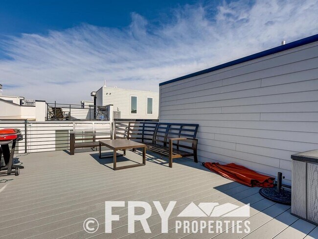 Building Photo - New Condo in South Sloan's Lake