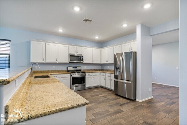 Building Photo - Beautiful 3Bdm 3Ba Home with Den in Waddell Near the 303!