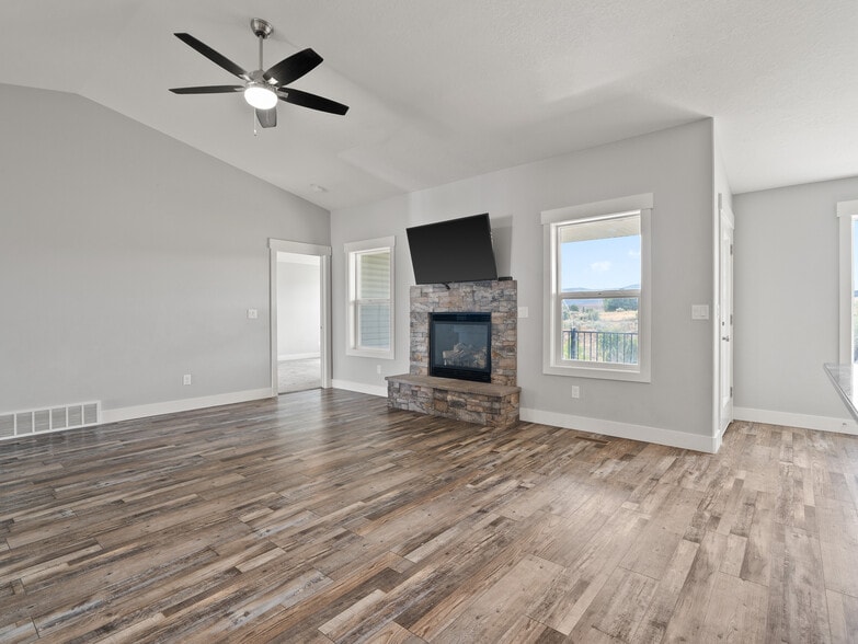 Building Photo - 1459 Foxmore St