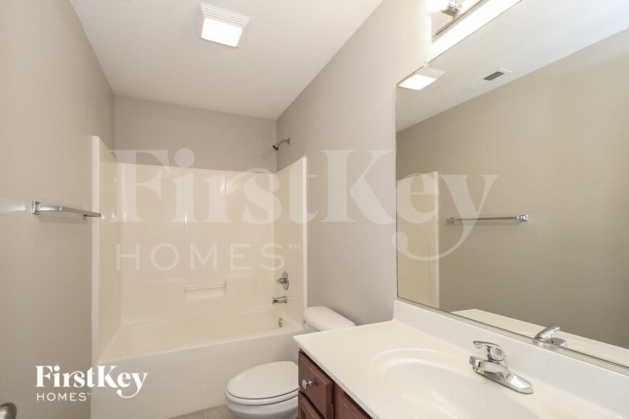 Building Photo - 4596 River Gate Dr