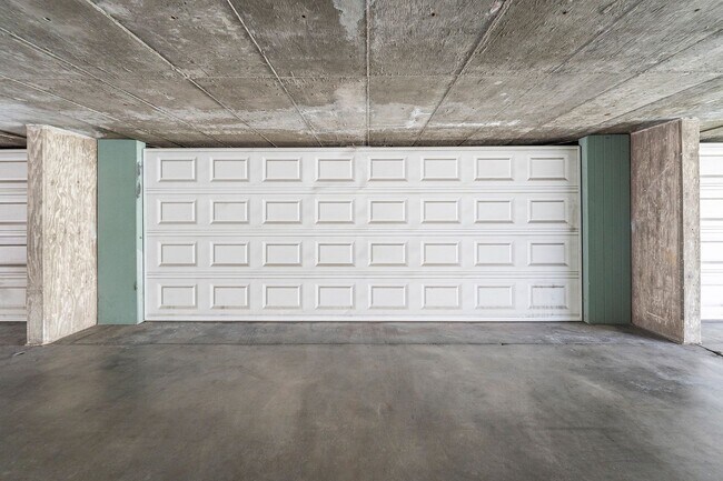 Building Photo - Mathews Avenue