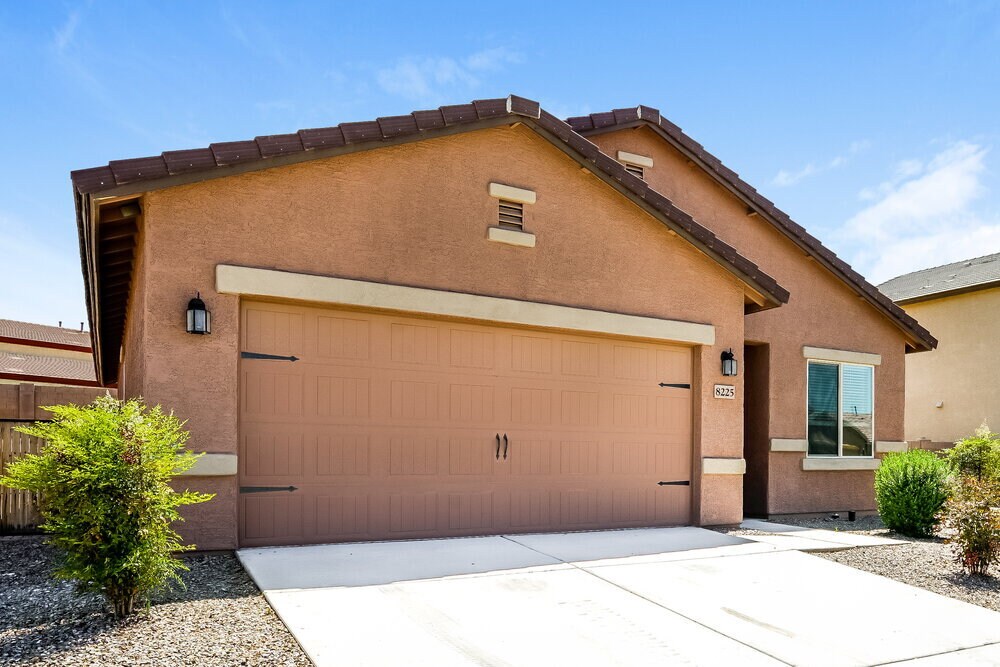 Building Photo - 8225 W Kittiwake Ln