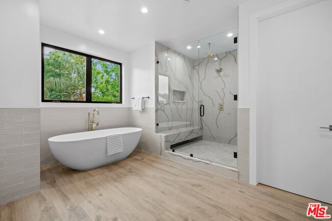 Building Photo - 4475 Mammoth Ave