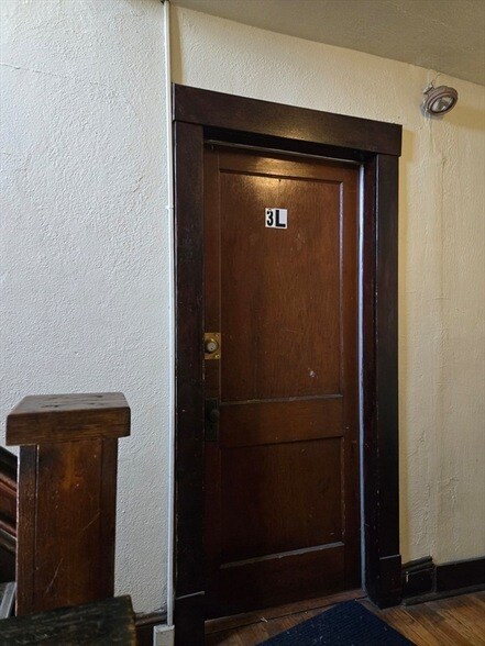 Building Photo - 263 Elm St