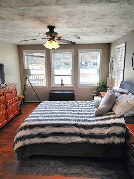 Building Photo - 12 Oak Ln