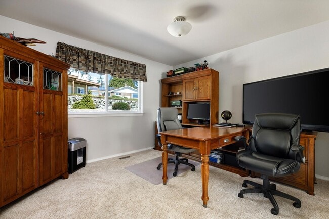 Building Photo - Stunning View Home In Oak Harbor! Availabl...