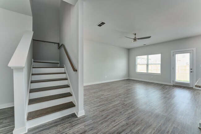 Building Photo - 7213 Berrywood Ct
