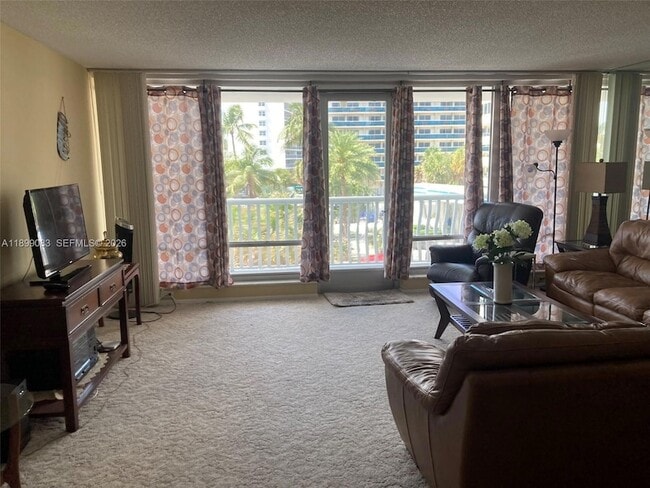 Building Photo - 4020 Galt Ocean Dr
