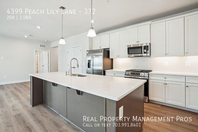 Building Photo - 4399 Peach Lily Ln