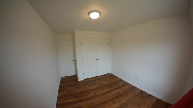 Building Photo - 217 Creekside Ct