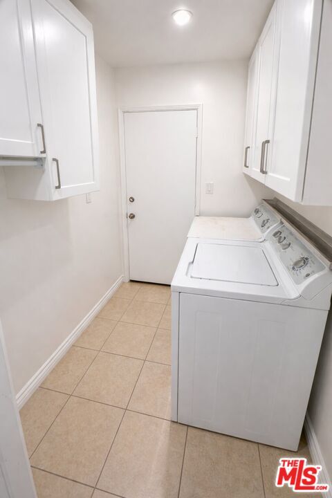 Building Photo - 10870 Whitburn St