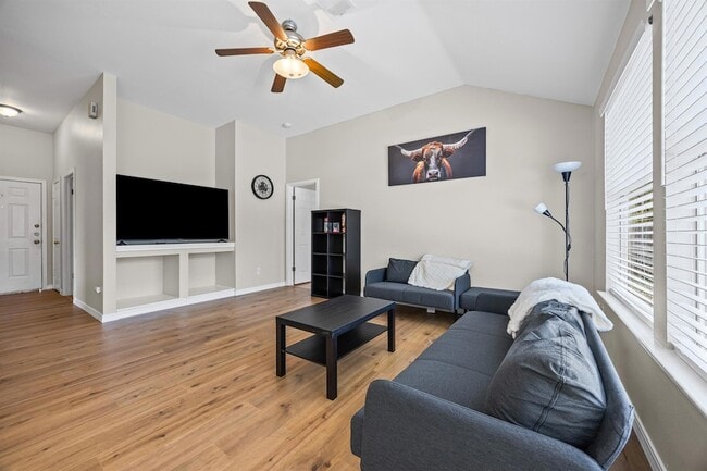 Building Photo - 5006 Acorn Grove Ct