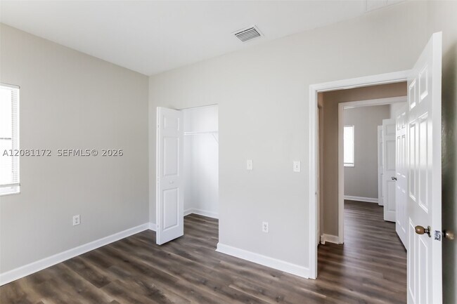 Building Photo - 3432 NE 3rd Dr