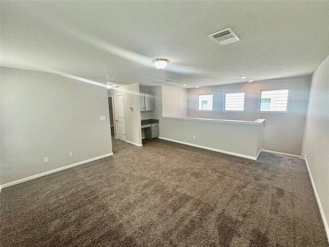 Building Photo - 112 Buckthorn Dr