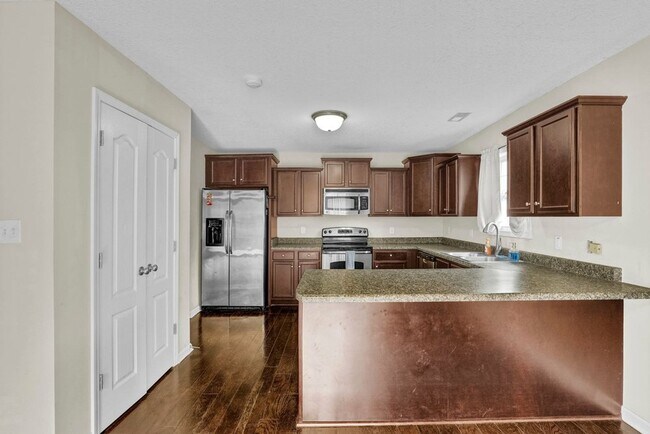 Building Photo - 202 Marsh Haven Dr