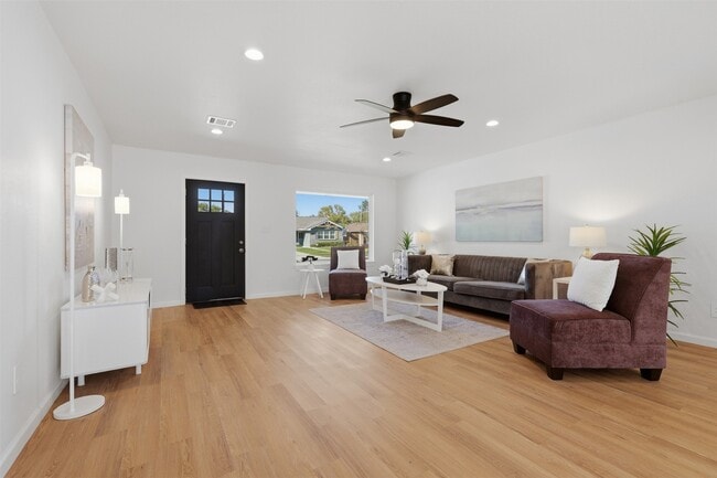 Building Photo - 5221 Libbey Dr