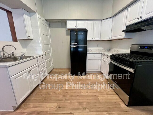 Building Photo - 502 Buttonwood St