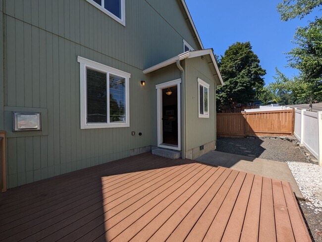 Building Photo - Fantastic 3 Bedroom, 2.5 Bath In Thurston ...