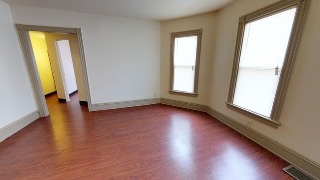 Building Photo - 464 Poplar St