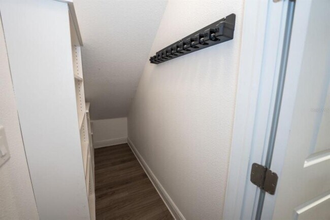 Building Photo - 913 Buckhurst Dr