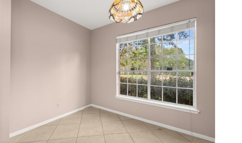 Building Photo - 16003 Pebbleglen Dr