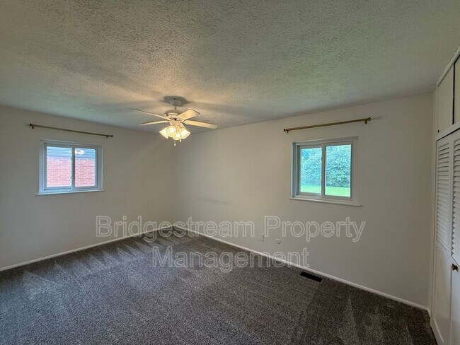 Building Photo - 4208 Bellemeade Dr