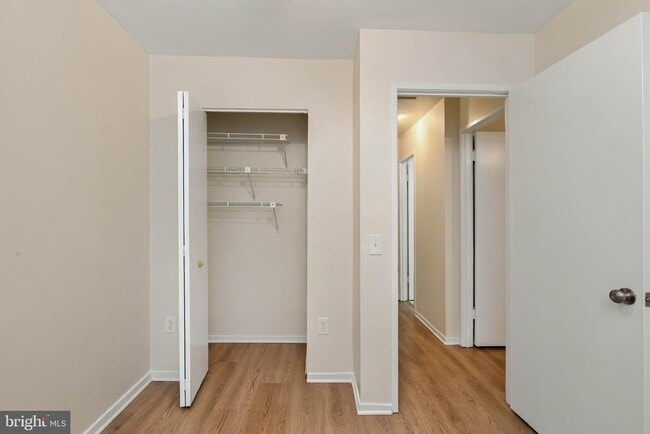 Building Photo - 1327 Alderton Ln