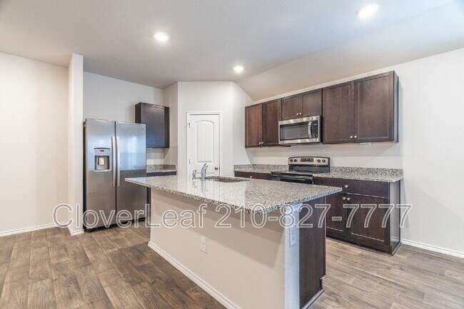 Building Photo - 825 Gerardia Ct