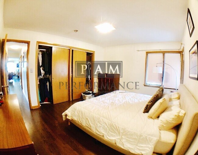 Building Photo - 7430 W Wells St