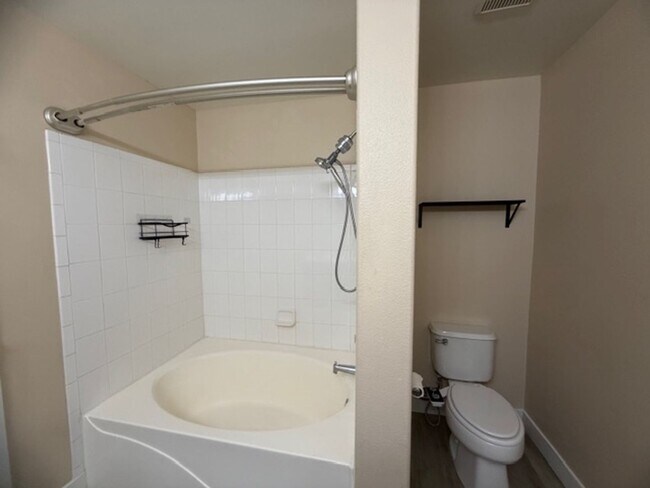 Building Photo - BEAUTIFUL SPACIOUS TOP FLOOR 2 BEDROOM & 2 FULL BATHROOM CONDO IN THE SOUTHWEST