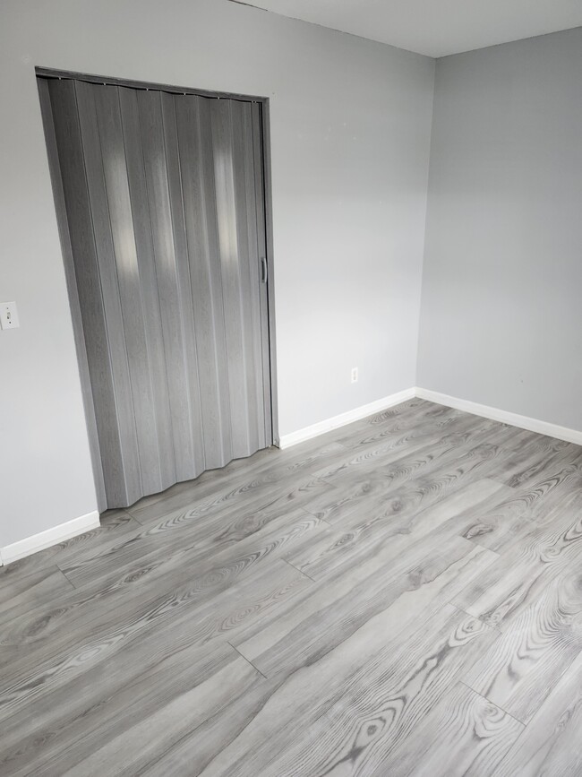 Building Photo - 6221 Boone Ave N