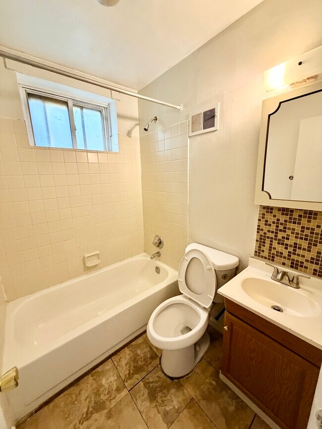 Building Photo - 2615 N Corlies St