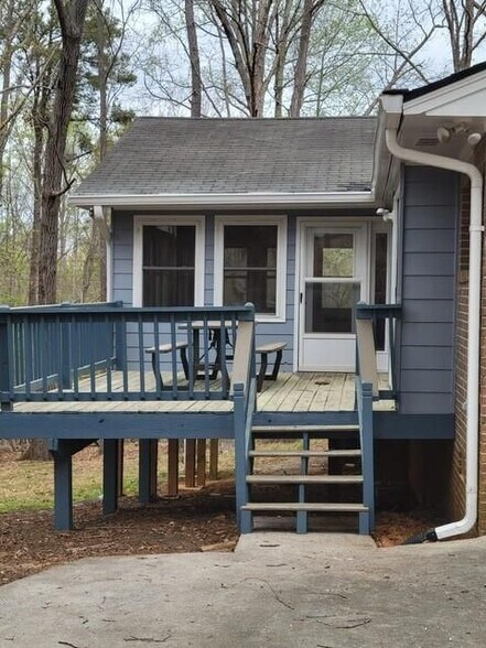 Building Photo - 3370 Westbrook Rd