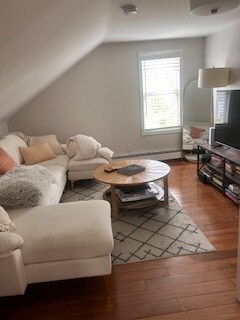 Primary Photo - 151 Ives St