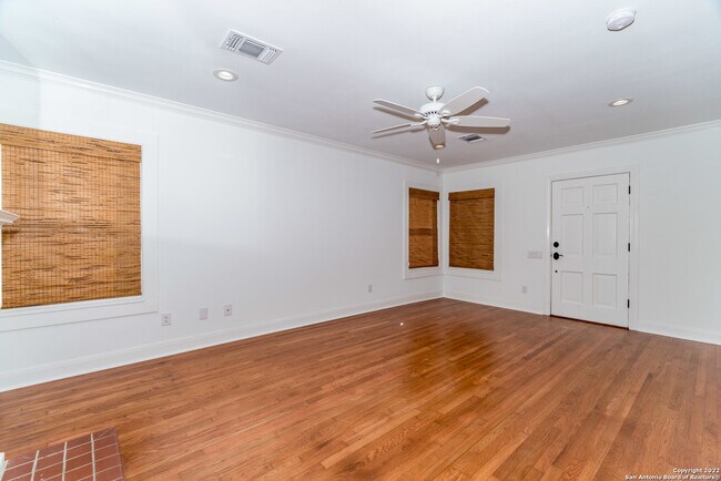 Building Photo - 351 Redwood St