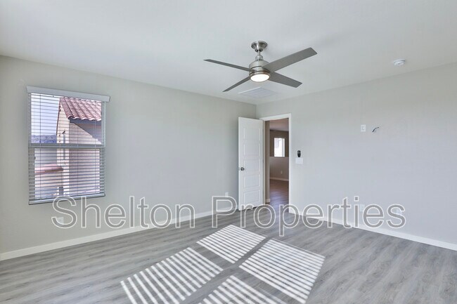 Building Photo - 18787 W Yucatan Dr
