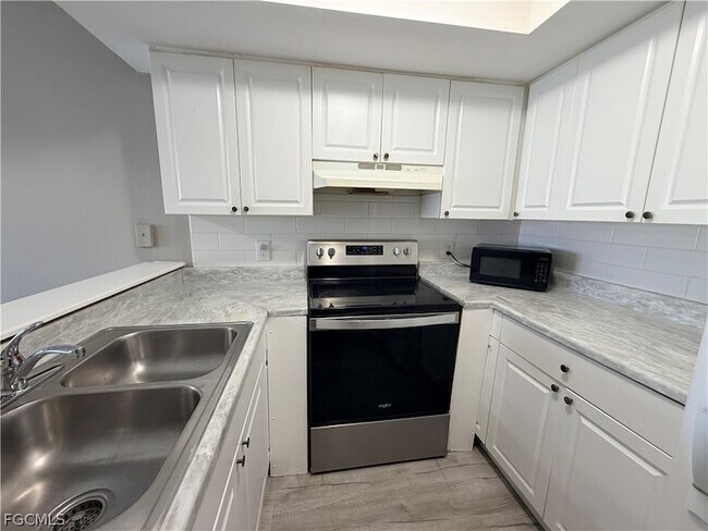 Building Photo - 823 Gleason Pkwy