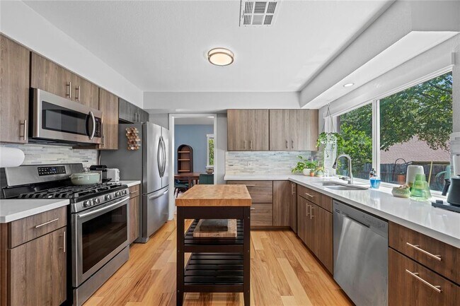 Building Photo - 1510 Coronado Hills Dr