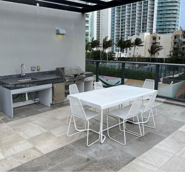 Building Photo - 501 NE 31st St