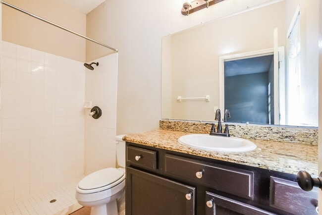 Building Photo - 12720 Woodbury Glen Dr