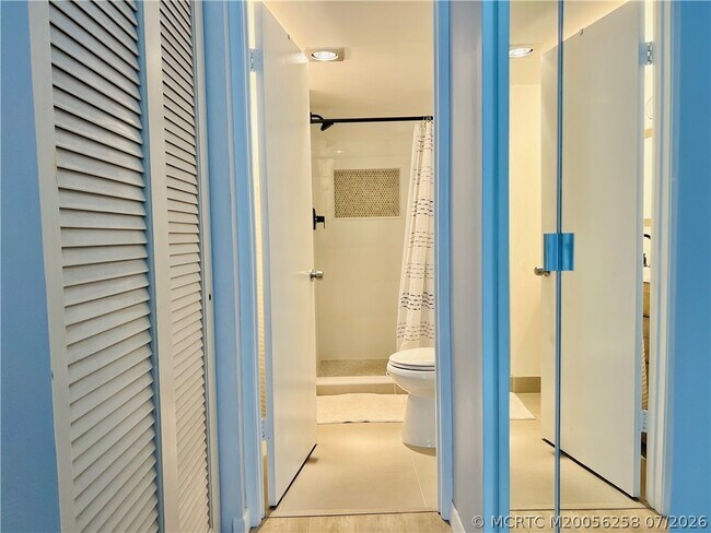 Building Photo - 11000 S Ocean Dr