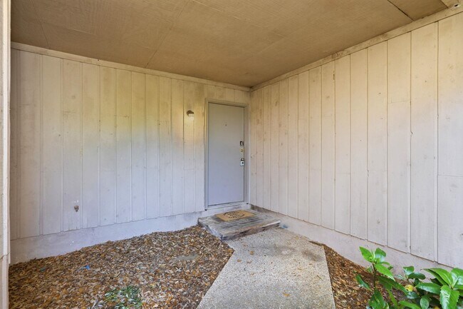 Building Photo - 1844 Larette Dr