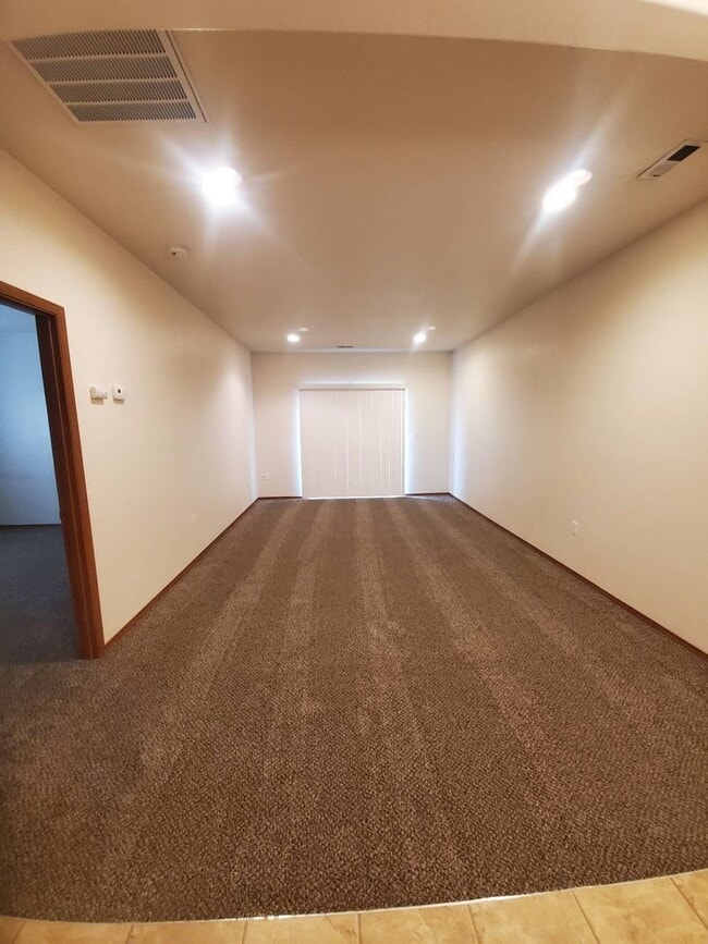 Building Photo - 1729 W Bemis St