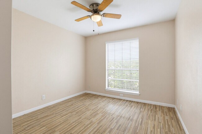 Building Photo - 10543 Starcrest Dr