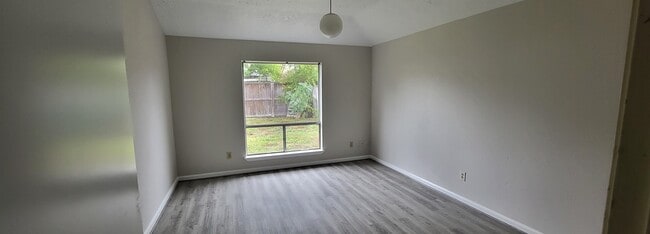 Building Photo - 16966 Nicole Ln