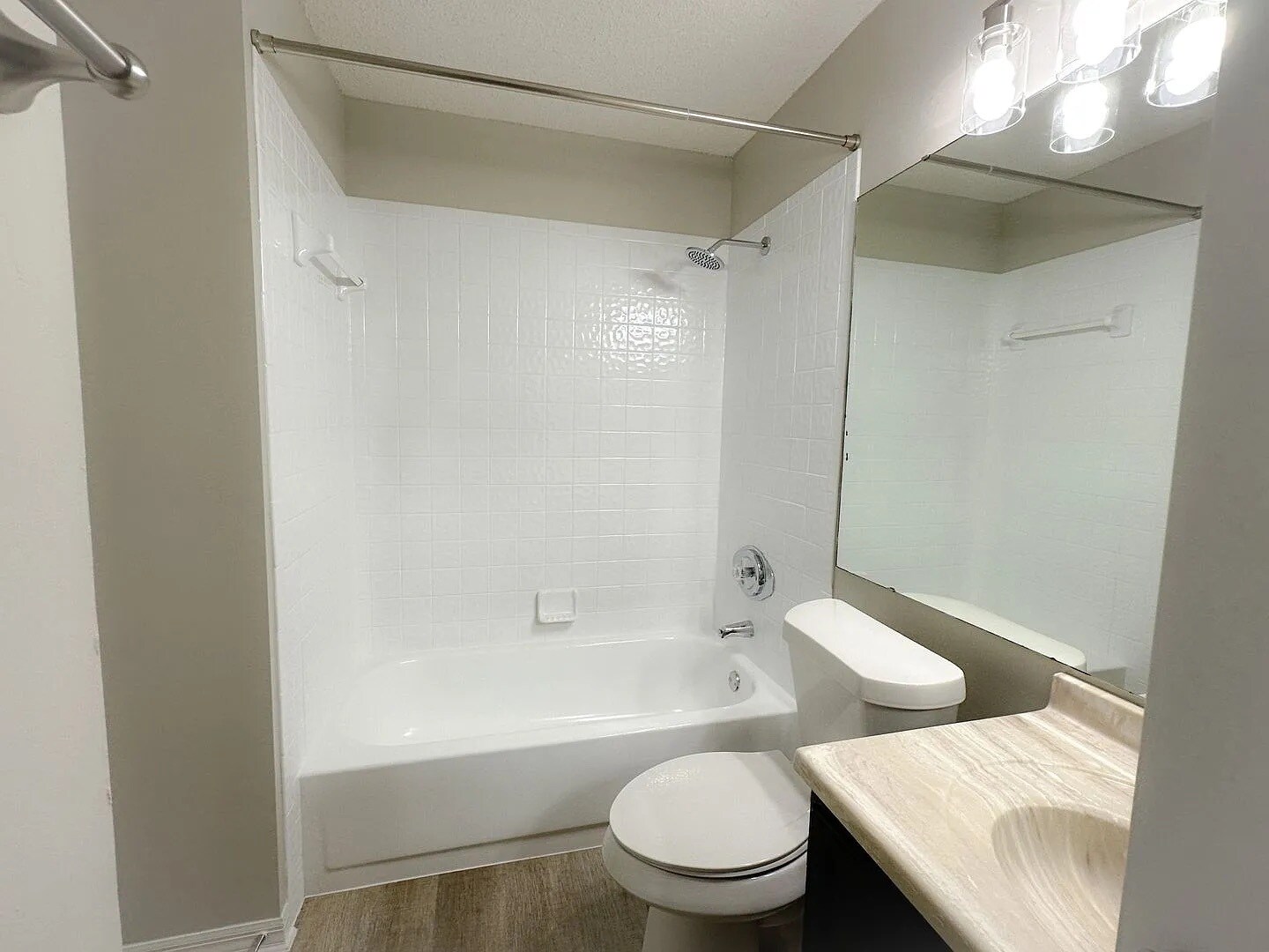 Building Photo - 963 Helmsley Ct