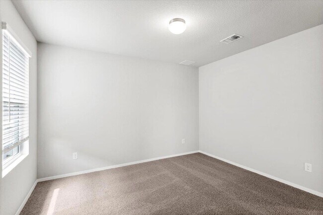 Building Photo - 2605 Totley Rd